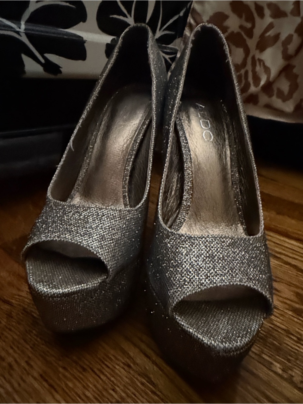 ALDO Metallic Gold Shimmer Sky High Platform Peep Toe Heels 36 Size 6